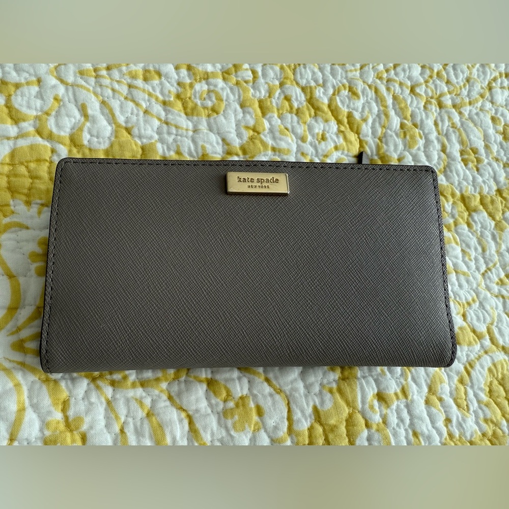 LIKE NEW Kate Spade Wallet